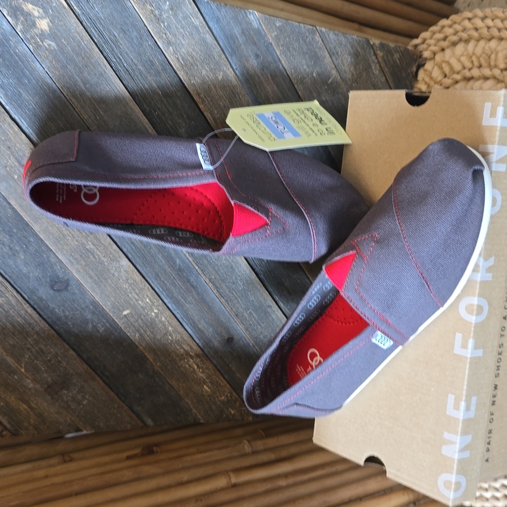 TOMS SHOES🤩